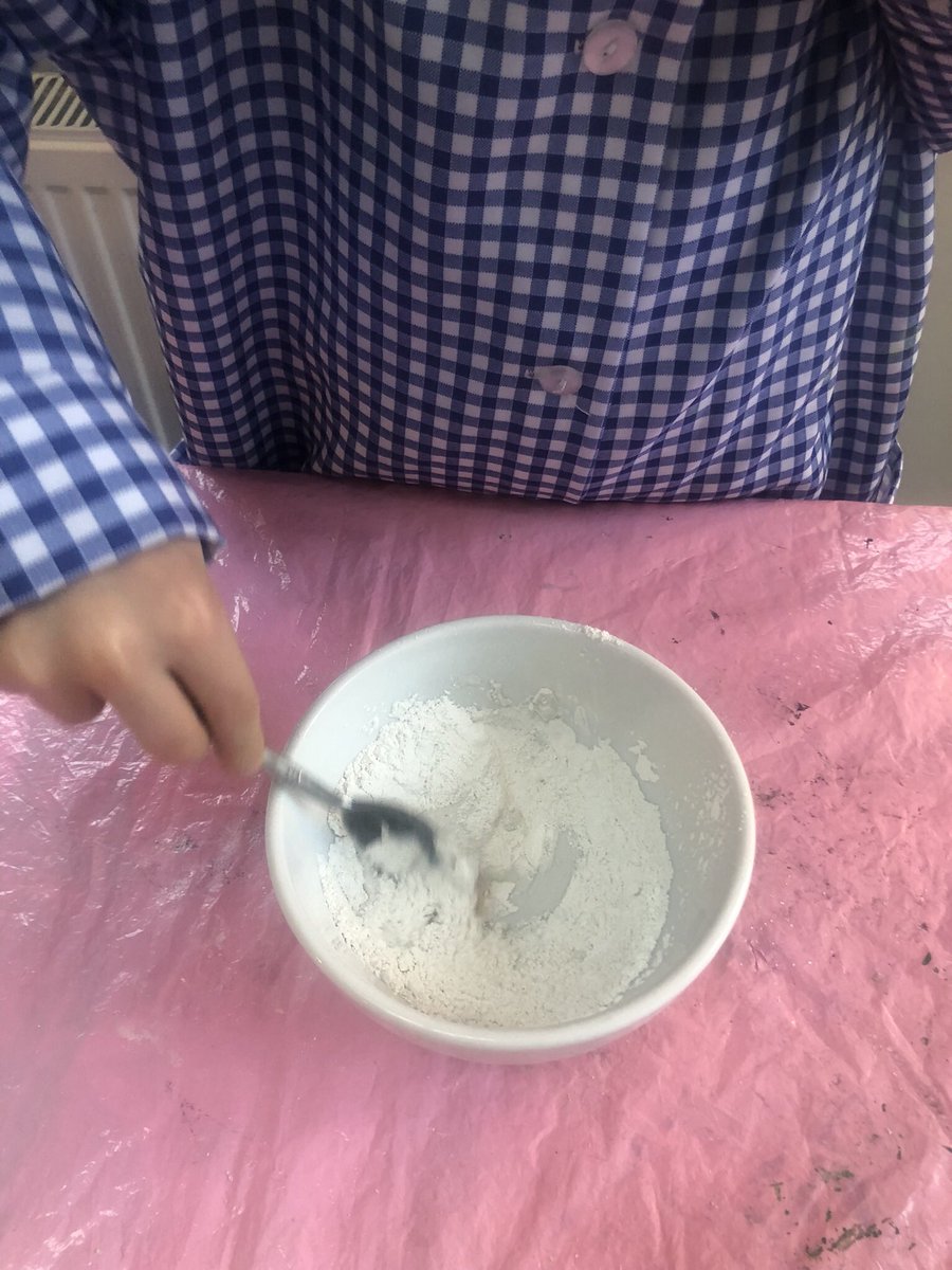 LearningLog1's tweet image. @laceygreenpa #LGPAScience First steps in creating a geode!