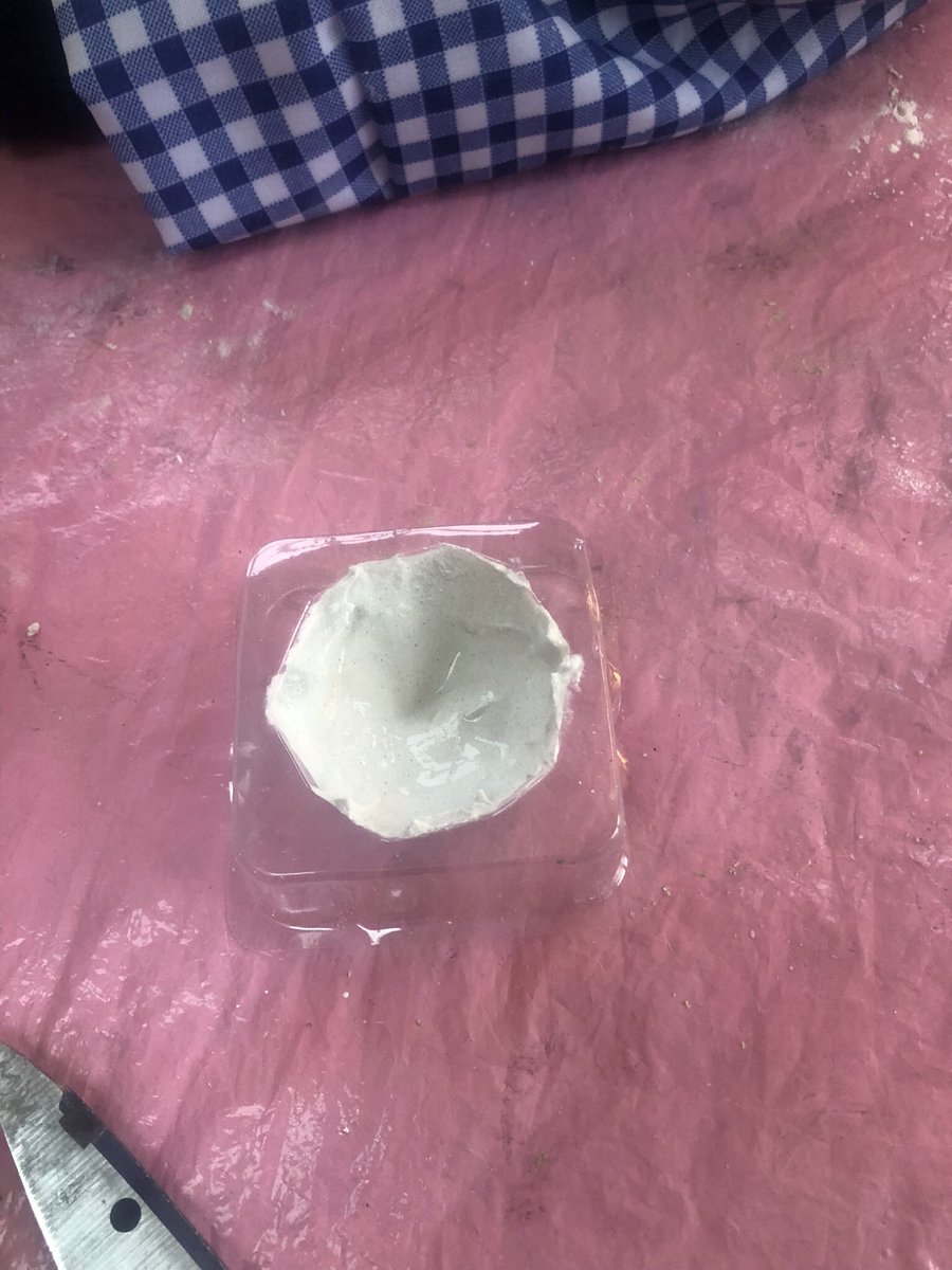 LearningLog1's tweet image. @laceygreenpa #LGPAScience First steps in creating a geode!