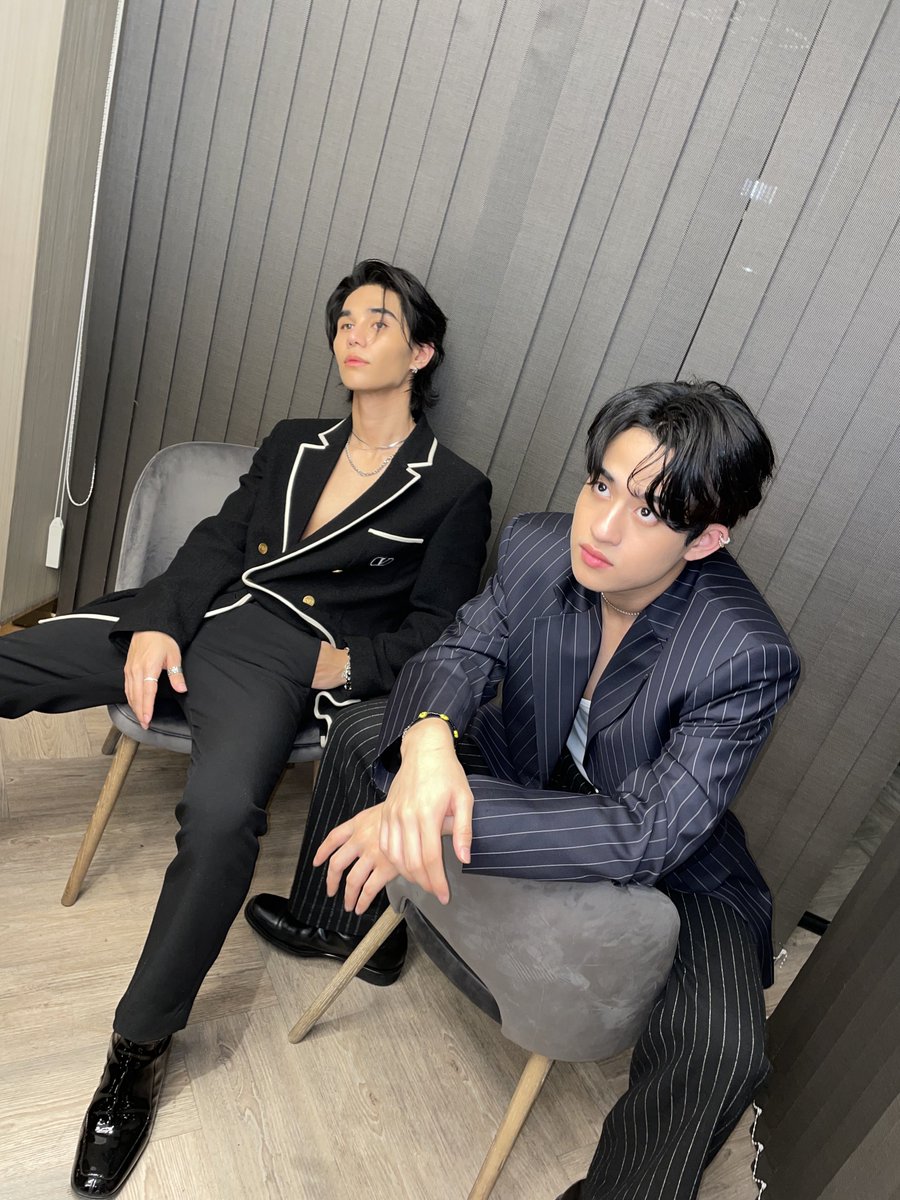 🪐ขอบคุณทุกคนที่มาวันนี้มากๆเลยนะคะ 
ทั้งคุณวันเสาร์ #Sats และน้องหน่วย #Unit

ร้านเบเกอรี่ใกล้เปิดแล้ว อย่าลืมติดตามกันด้วยกับ #WujuBakery

วันนี้สตูอิ่มเอมใจที่ทุกๆคนมาให้กำลังใจกันเยอะมากๆเลยค่ะ หากผิดพลาดประการใดขออภัยมา ณ ที่นี้ด้วยนะคะ

#YEvolution
#YEvolutionXJeffBarcode