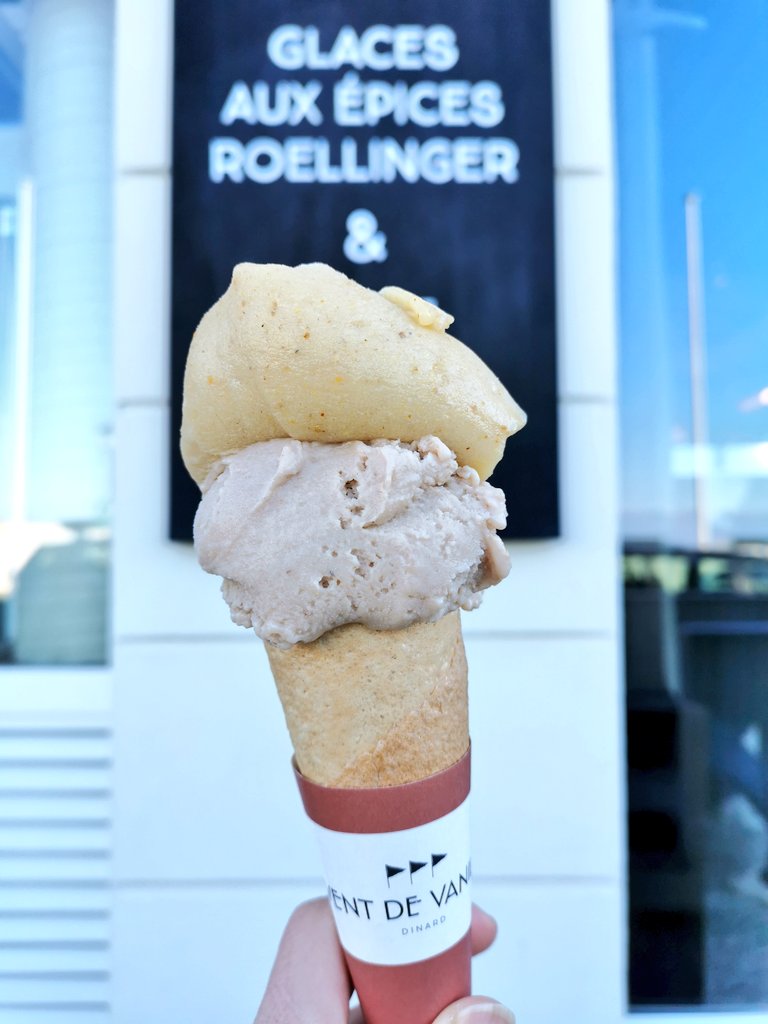 LesTasters's tweet photo. Les excellentes glaces et sorbets Épices @ORoellinger @ Vent de Vanille 😍 poire tandoori & marron confit un grand vent frais de gorumandise #glace #icecream #sorbet #ventdevanille #roellinger
https://t.co/SM9y5Lbj8k https://t.co/4UlcgUaBNB