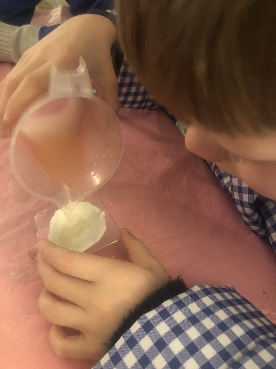 LearningLog1's tweet image. @laceygreenpa #LGPAScience Step two in creating a geode: mix crystal growing powder before pouring into the plaster bowl. Then leave for up to two weeks and watch the crystals start to grow as the water evaporates!
