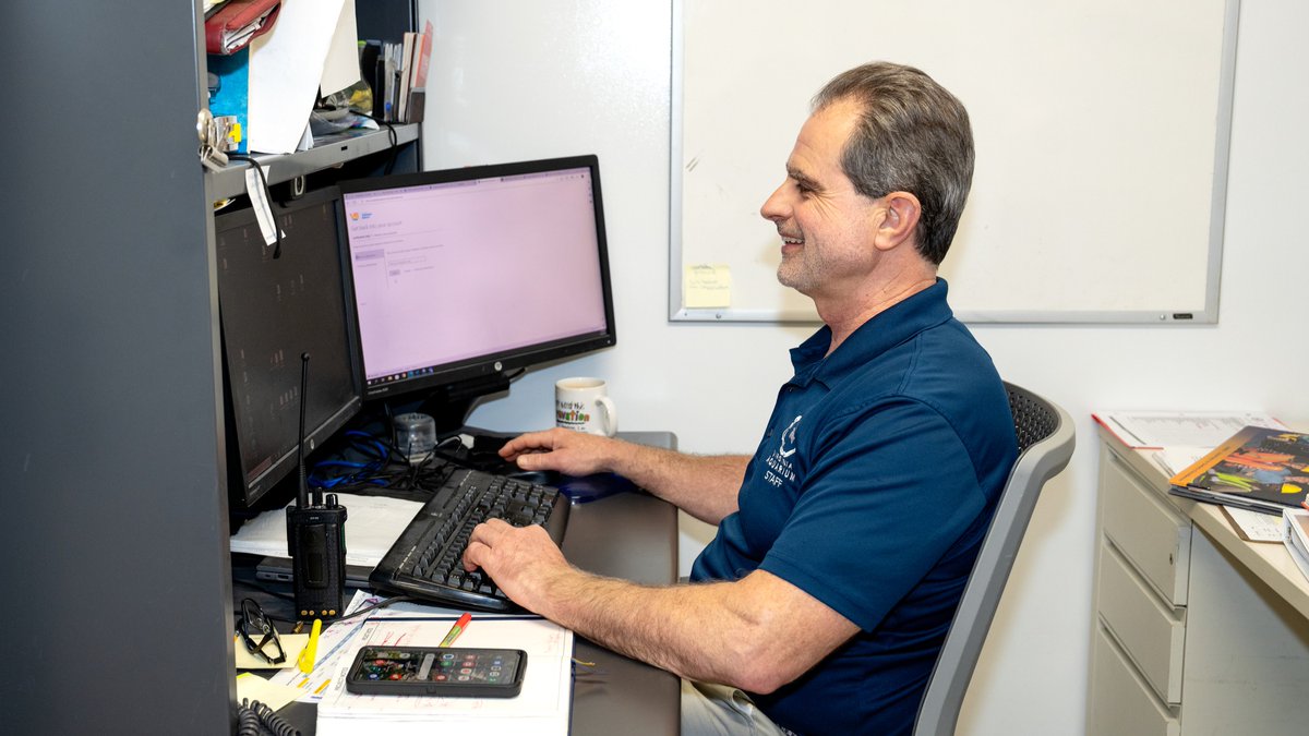 Bailey says Hi! on Twitter "RT VAAquarium It's Maintenance Worker