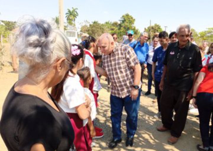 💙🇨🇺 "...soy la fuerza de los vientos, soy un pueblo trabajando... 🎼 " 
#MejorEsPosible 
 <a href="/DrRobertoMOjeda/">Dr. Roberto Morales Ojeda</a> 
<a href="/5deseptiembrecu/">5deseptiembre.cu</a> 
<a href="/Yolanda56022671/">Yolanda</a> 
<a href="/BermudezAnaG/">Ana Bermúdez García</a> 
<a href="/YolexiRdguez/">Yolexis Rodriguez</a> 
<a href="/Yolanda56022671/">Yolanda</a>
