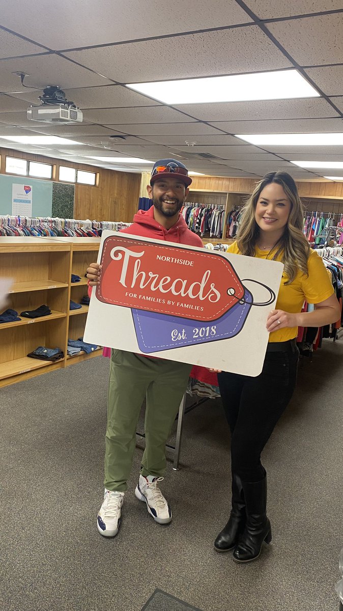 Seeing the empty shelves here <a href="/Northside/">temp8528</a> Threads inspires these educators to action! <a href="/Mr_Padillas/">Alex Padilla</a> @MurawskiTeach #NLABusTour2023