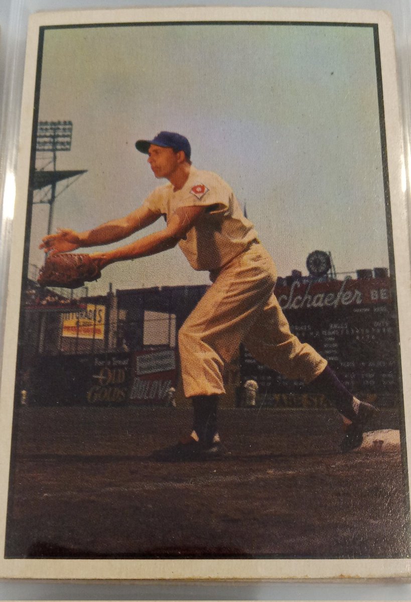 As if we needed a reminder that #1953BowmanColor I'd the greatest set of all-time. Here's #GilHodges at #EbbetsField
