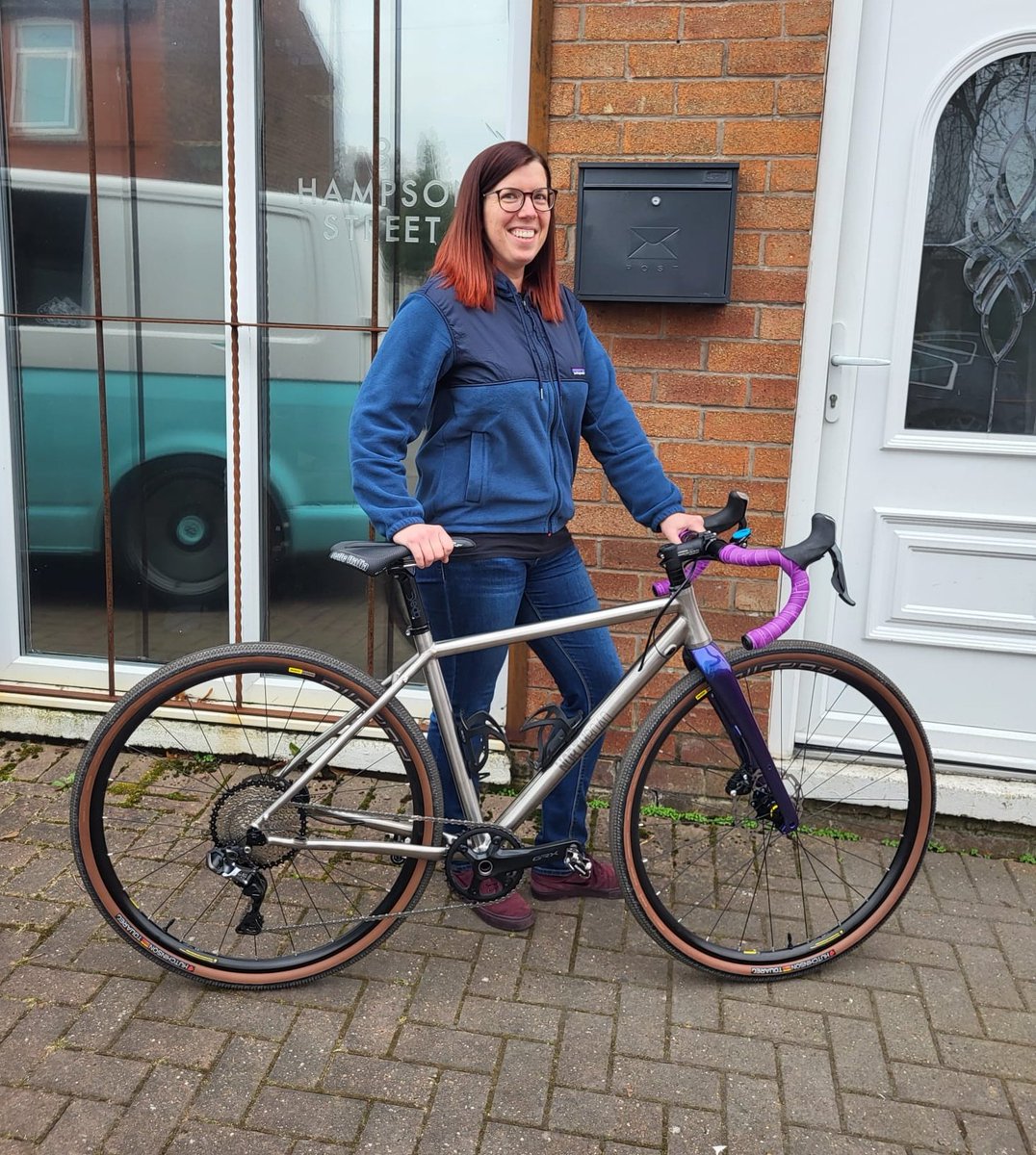 NorthRoadCycles's tweet photo. Happy new bike day to @Carlzberg_85 , who has collected her NorthRoad Grav-i-Ti titanium gravel bike today. Blurple fork and purple bartape add some lovely colour to this.

#newbikeday #cycling #aatr #cyclist #gravel #gravelbike https://t.co/waI0VVhNmY