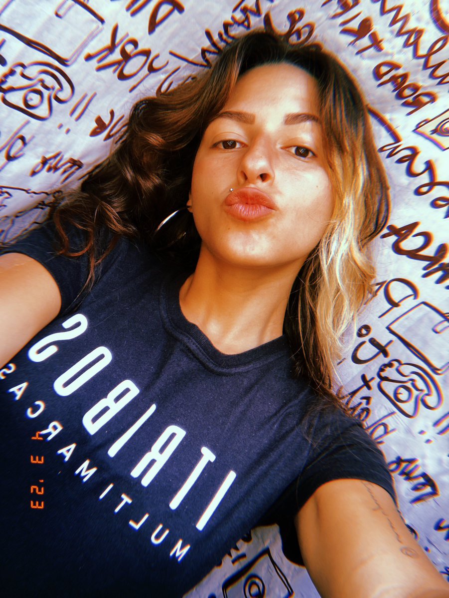 CarambaJuliana's tweet photo. Nesse mês de março estarei trabalhando na Itribos da galeria Alvarenga, então você que gosta de FARM, MELISSA, THUG NINE, LACOSTE E ETC. Vem na minha direção!!! 
🫶🏽 https://t.co/iZkau7lnpt