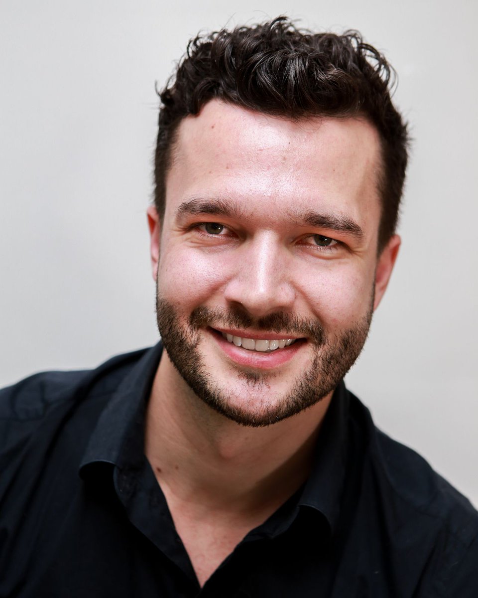 OperainConcert's tweet image. Rounding out our hot quartet for this snowy Saturday is Baritone Sebastien Belcourt

THE PARISIAN MOZART 
TODAY AT 4PM

operainconcert.com/OperaSalon.html

#VBOICOperaSalon #opera #classicalmusic #Toronto #TOArts #ArtsON