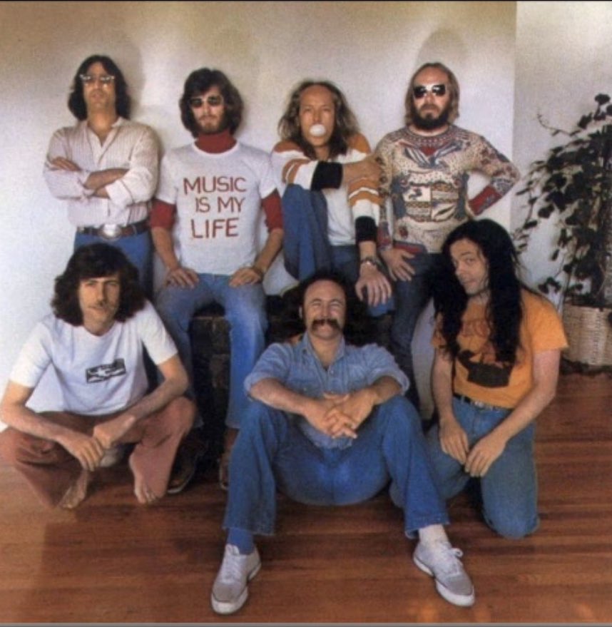 NYCSightsSounds's tweet photo. @stevesilberman @latimes @thedavidcrosby More #DavidLindley, back when he was part of stellar band supporting #DavidCrosby & #GrahamNash. Back row- Kooch, #CraigDoerge #RussKunkel #TimDrummond. #MusicIsMyLife RIP David (s) https://t.co/BN0n2g4jwX