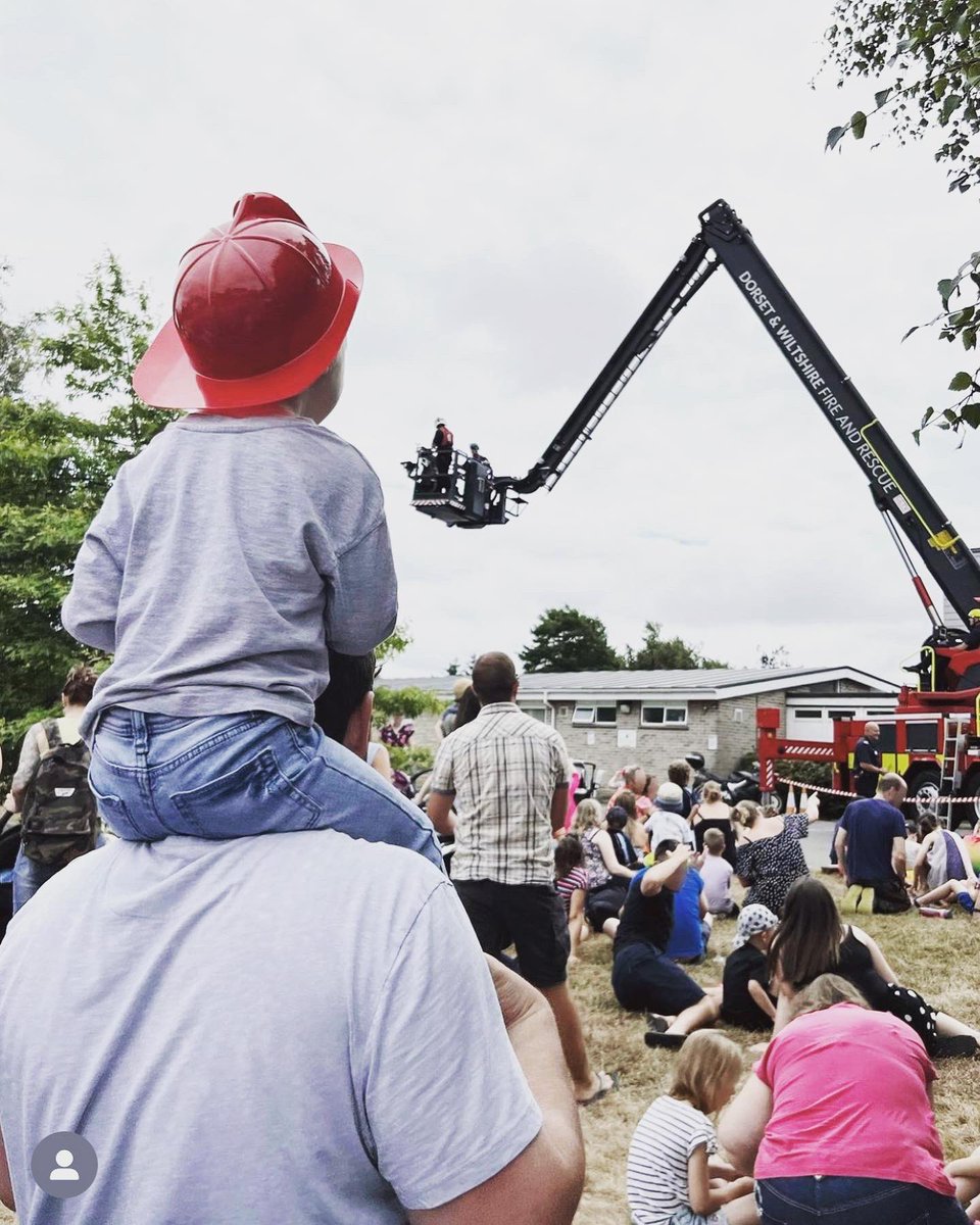 Are you running an summer Community event? Perhaps a coronation party,  summer fete, dog show etc why not drop us a messages and we may be able to bring a fire engine or even the Uni Mogg to your event.  #KingsCoronation #SummerFete #DogShow #WAREHAM #Winfirth #wool #CorfeCastle
