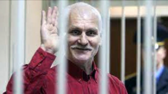 #Bielorussia - 10 anni ci #carcere al #Nobel per la #pace e attivista #Bialiatski. Il presidente #Lukashenka manda l'opposizione nelle colonie penali di #Putin
#facciamorete #dirittiumani 
diritti-umani.org/2023/03/bielor…