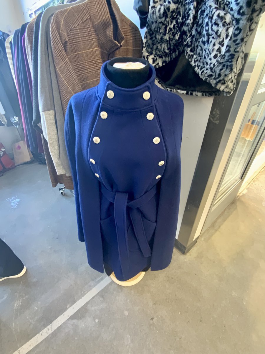 sjfmnl's tweet image. It’s cold out so stay warm and look good with these items from today’s market. #sjfmnl #sjfm #winterclothes #mittens #coats #hats #handmade #locallymade