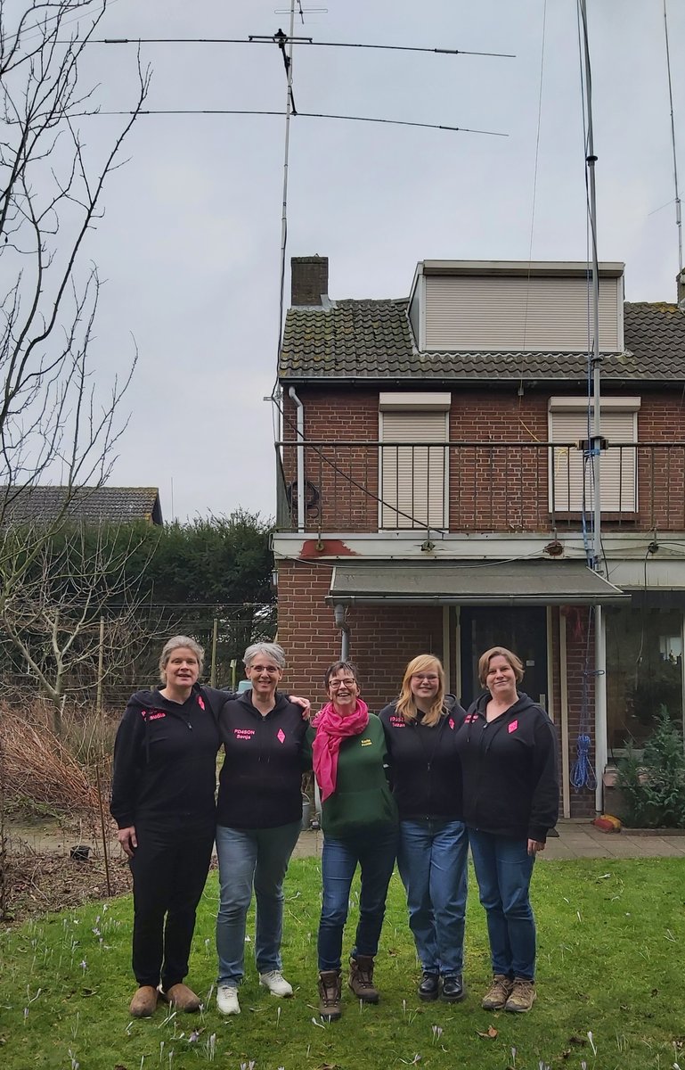 PI4YLC's tweet image. CQ contest! &quot;Het is heerlijk om door een pile up te komen, reacties te krijgen. Dit is gewoon leuk! Ik weet weer waarom ik m’n licentie gehaald heb.&quot; Karin PA1KBN schreef over haar deelname aan de PACC met PI4YLC #proud #fun pi4ylc.nl/2023/03/04/pi4…