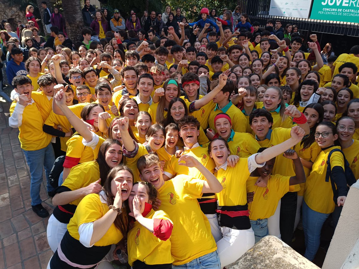 ins_alt's tweet photo. Enhorabona Campions!!!! Un concurs amb molt de talent i molt molt renyit #JOVErd. Gràcies @Verds per tota l'organització! https://t.co/w9VdBkq5hn