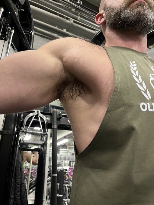 FqYdPzLXoA4xfuC?format=jpg&name=small