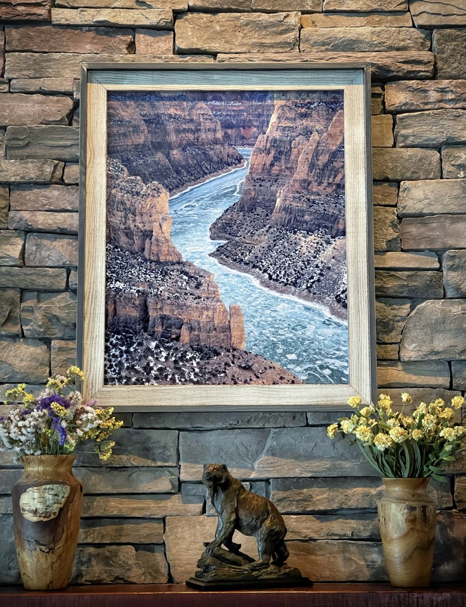 Finished making sort of a rustic/whitewash frame for my frozen canyon pic… looks ok over my mantle, not sure that will be a permanent home but I’ll leave it hanging there for a while anyway…📸
#photography #makesomething
