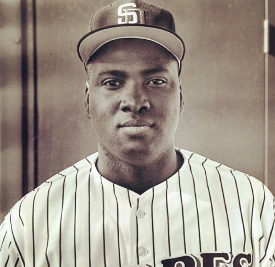 nut_history's tweet photo. Pete Rose could return to baseball, go 750-750 and Tony Gwynn would still have a higher career batting average.  Remarkable https://t.co/5a5MamynRN