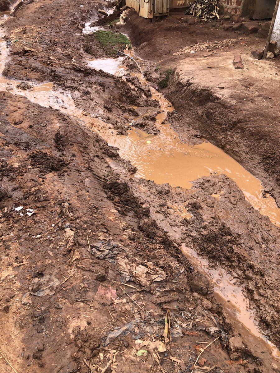 AlbertBeyunga1's tweet photo. @nwscug  kindly come attend to this issue here in Buwanyi Natabulirwa Namanve mukono district there is heavy linkage, let’s control losses as soon as possible but I think this time round I will need a position for awareness manager in a locality https://t.co/qqQq6NbAK2