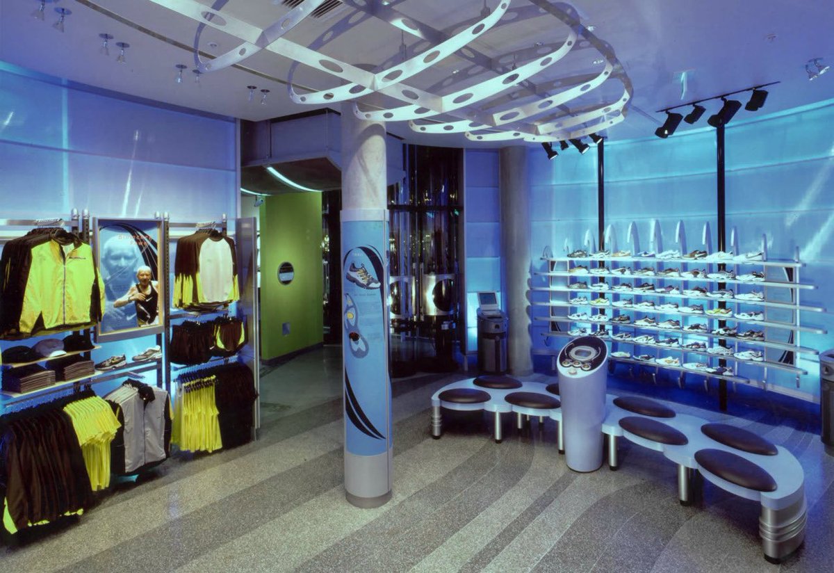 3CC0__'s tweet photo. Niketown NYC (1997) https://t.co/fMQgYlPwyp
