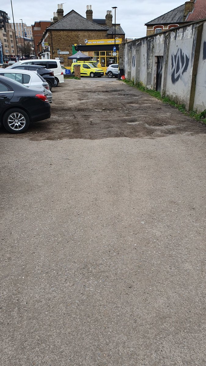 BrianK_C's tweet photo. Hi @LBofHounslow, whom can I write to about poor conditions of parking lots? I did it through Fix my street and got a response from Hounslow Highways that its not under their maintenance.

For context, I want to report the condition of the Inwood Road Car Park. See pictures. https://t.co/BLCL1X8jQa