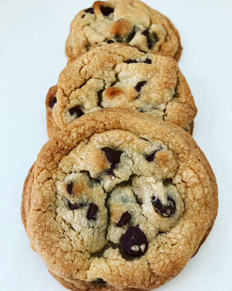 kheascookies's tweet photo. Delight yourself…🤗🍪
…with our Chocolate Chip Delight!👌😌🍪❤️
🍪❤️
#kheascookielove
⬇️
Find Our Cookies At:
https://t.co/9TJyhmCL0a
STORE LOCATIONS:
#forfive coffee
#juiceeternity
#kookaburracoffeeny
#rastellimarketfresh
#gracesmarketplace
#coolbeanswestsayville https://t.co/ED9BJhT6Ob