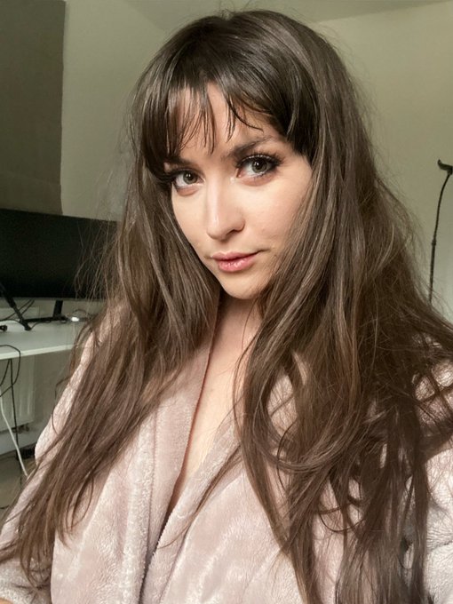 I put makeup on mah face And I have a camera and laptop  If I hypothetically live streamed would you<a href="/tag/shotbysud"class="tags"><span>#shotbysud</span></a>