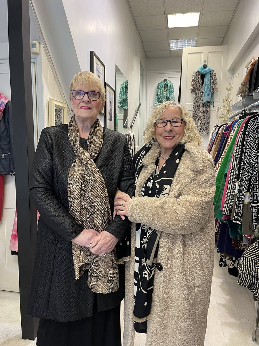 angelathompson5's tweet photo. I’ve been going to the #SimplyFrench fashion boutique many years now. Lesley the owner is well into her 80’s is a true fashionista. Always glam with impeccable taste.  Ok I did have a little shopping spree 🤣but so happy with my clothes. https://t.co/CAj0PxW1J8