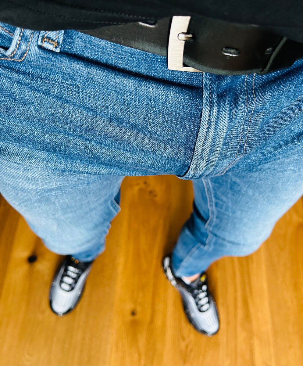 Mastersneaktn's tweet photo. Take it off https://t.co/9XZzx0lFVF