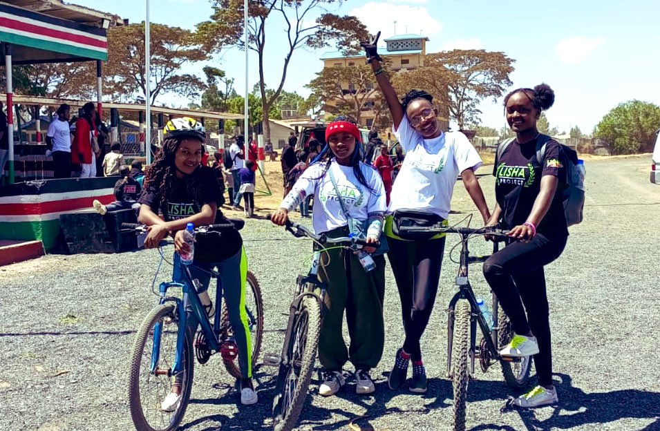 PublicPathways's tweet photo. Today, we joined citizens of @LaikipiaCountyG in the Annual #Lishaproject run/walk/cycling that aims to address #Classroomhunger & malnutrition in public primary schools based in informal settlements & rural #Laikipia through a school feeding programme dubbed "ONE CHILD FED". https://t.co/KS88SAu8EM
