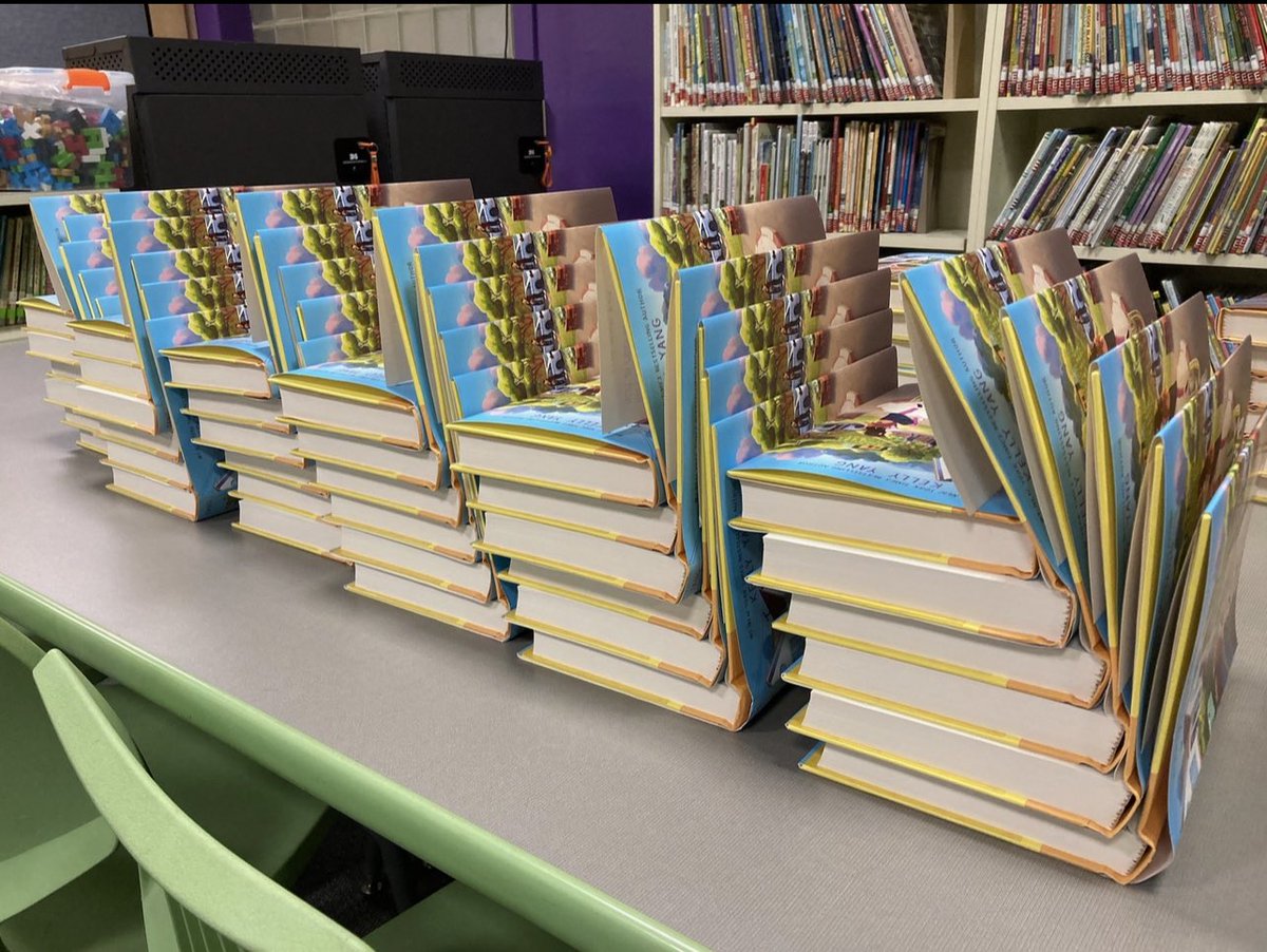 BookSmith123's tweet photo. NYT best selling author KELLY YANG was “Finally Seen” at Smith School!! She was amazing! @J_SpencerSmith @TenaflySchools @kellyyanghk https://t.co/sS4wMk1SF7