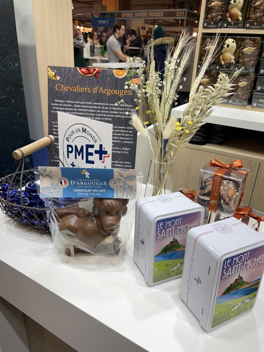 Nad_Alves's tweet photo. 🍫Petite pause gourmande chez « Les chevaliers d’Argouges » ⚔️🛡️situé également à la boutique des Producteurs Français Amazon  ! 

#AmazonSIA #SIA2023 @salondelagri https://t.co/stYBLEBEq3
