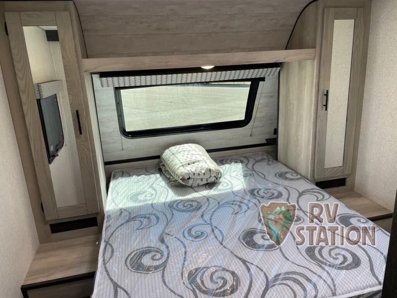 Grab your luggage 🎒, tag your favorite people 👬👭, and set out to explore new destinations with this new 2022 KZ Connect SE C271BHKSE. 🗺

Visit us online for more details. 👉 rpb.li/ik69MU
#RVStationTyler #roadtrip #explore #rvadventure #campingtrip #rvpark #rving