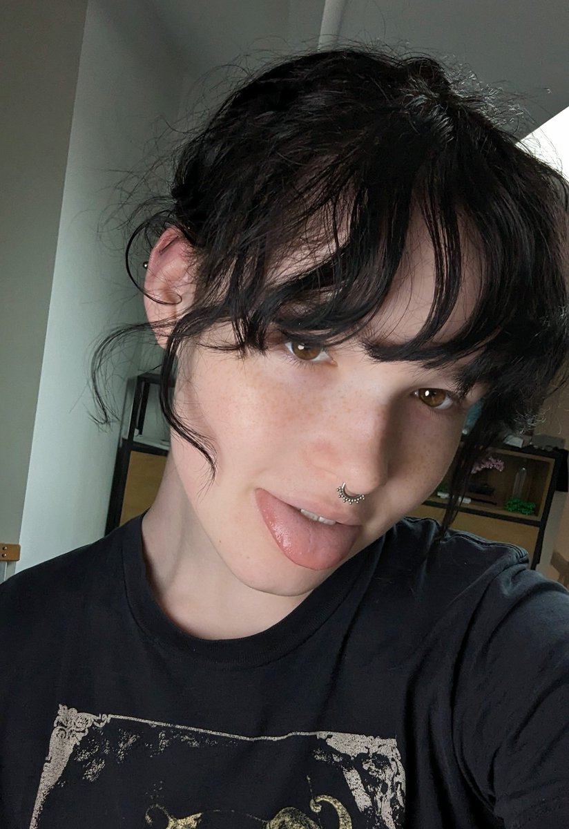 NeriiLune 🏳️‍⚧️ on Twitter: "Hi! Say it back now