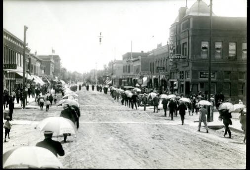 MadeInNeb's tweet image. 1911 parade in North Platte Nebraska