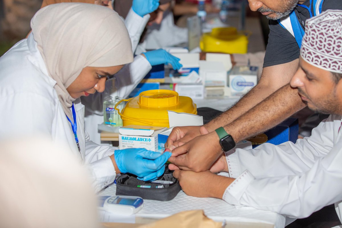 OMSB_OM's tweet photo. ركن الاستشارات والفحوصات الطبية..
بمشاركة الأطباء المقيمين في برنامج طب الأسرة وطب الطوارئ وأعضاء الرابطة العمانية للدهون وتصلب الشرايين، ضمن الحملة التوعوية "مكافحة السمنة" والتي تستهدف مختلف فئات المجتمع

#اليوم_العالمي_لمكافحة_السمنة https://t.co/1ctDuFeAdz