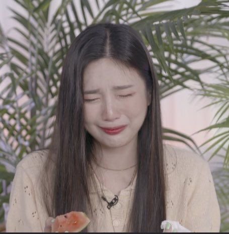 ini aku pas lagi nangis terus liat chat pian, mau nangis tapi mau senyum gitu loh 😭☝️