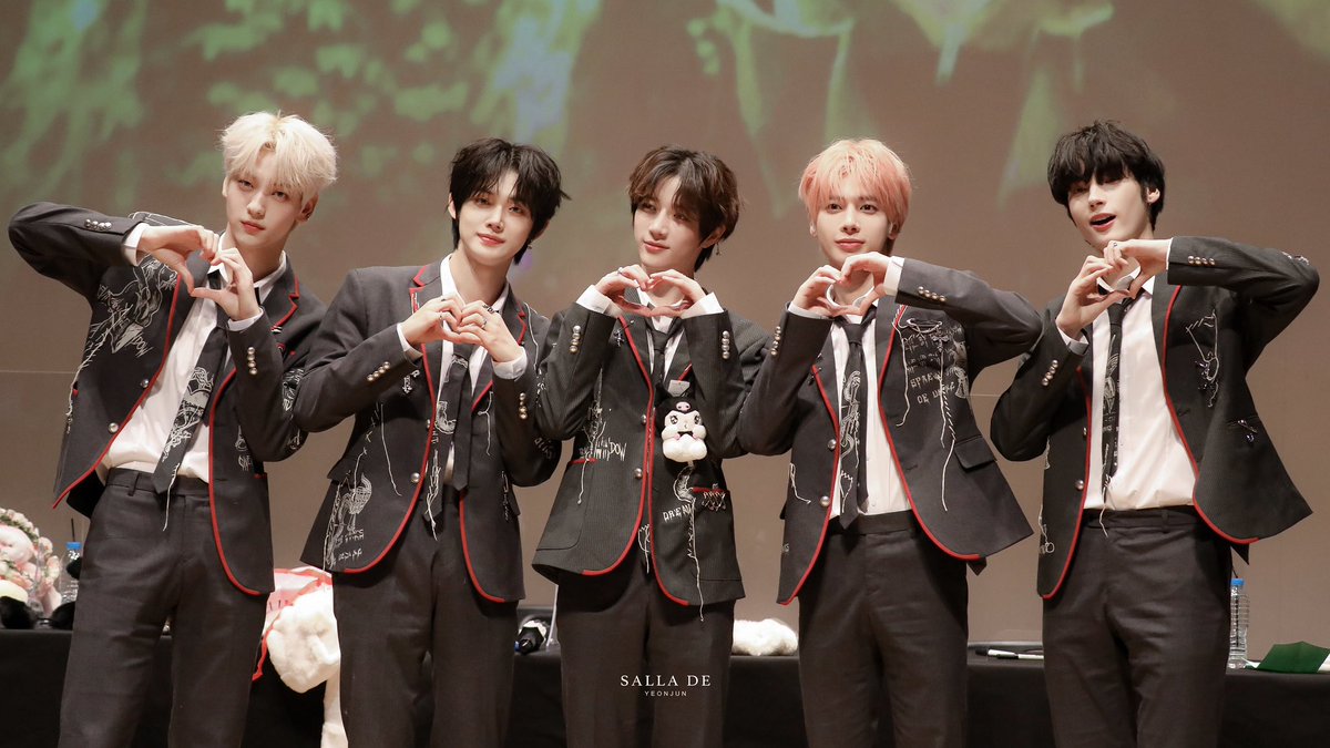 thn_cooking's tweet image. これからも同じ瞬間を共にしようね
4周年おめでとう🌙🥂
 #투바투와함께한4년내일도함께할우리
 #ToFOUReverlandWithTXT
 #TXT_4th_Anniversary