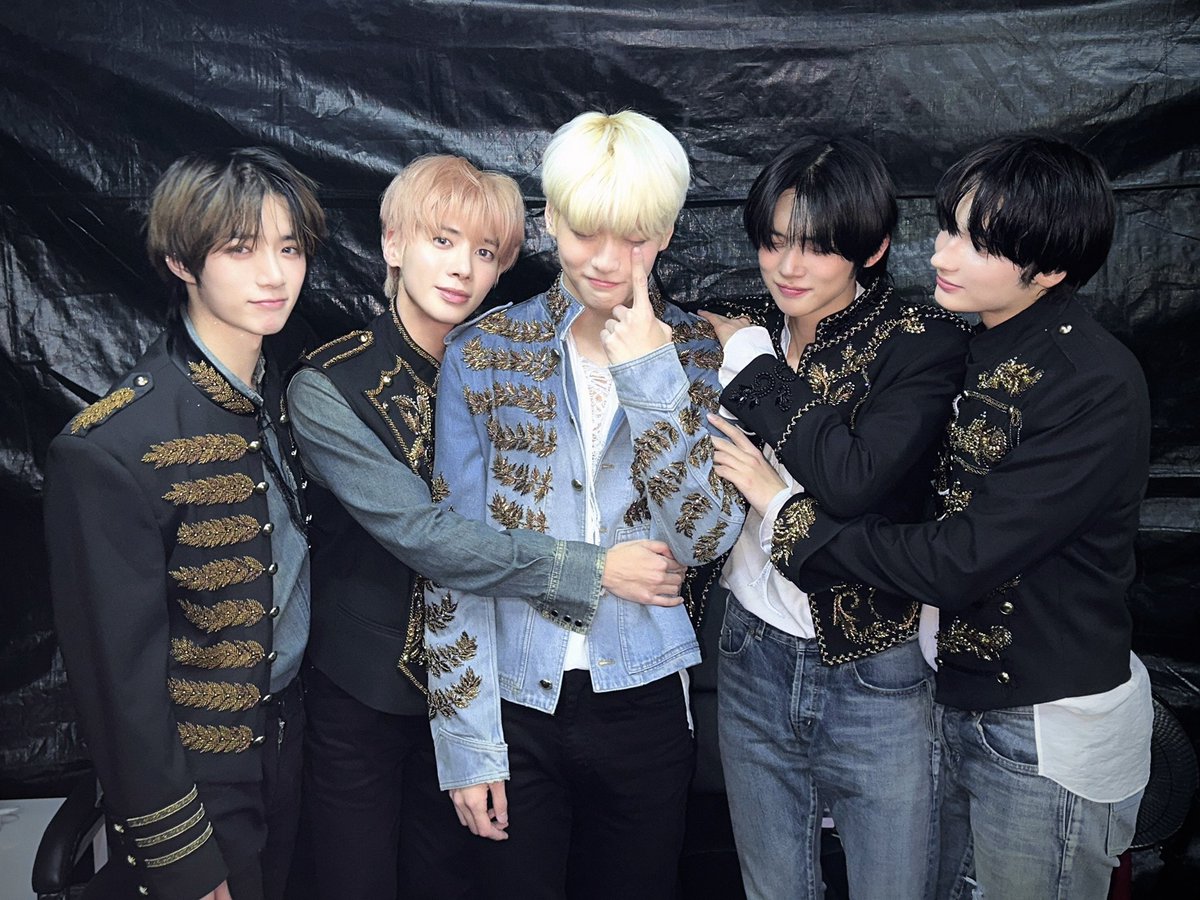 thn_cooking's tweet image. これからも同じ瞬間を共にしようね
4周年おめでとう🌙🥂
 #투바투와함께한4년내일도함께할우리
 #ToFOUReverlandWithTXT
 #TXT_4th_Anniversary