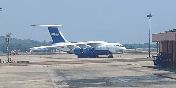 Spotted this Russian beauty of the #AzerbaijanCargo, the mighty #Ilyushin76 aka #IL76..
Of whom we know too well as these flying machines have been with us for decades. She's the one who took me to siachen, many years ago!