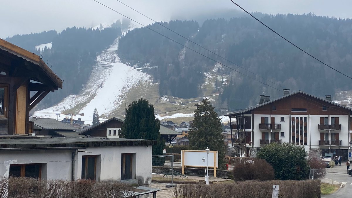 BoonGerda's tweet image. #repatriëring 
Dit keer geen Oosterijk❤️ maar vanuit Frankrijk 🇫🇷 Morzine, weinig sneeuw gezien. 
Wel mooi dorp, terugreis gaat voorspoedig naar NL🚑
@RodeKruis