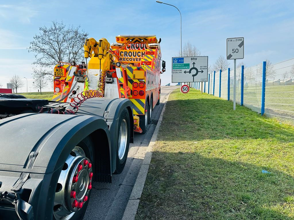 CrouchRecovery's tweet photo. From the back 📸😏
#vehiclerepatriation #europeanrecovery https://t.co/gnNK2eaWkt
