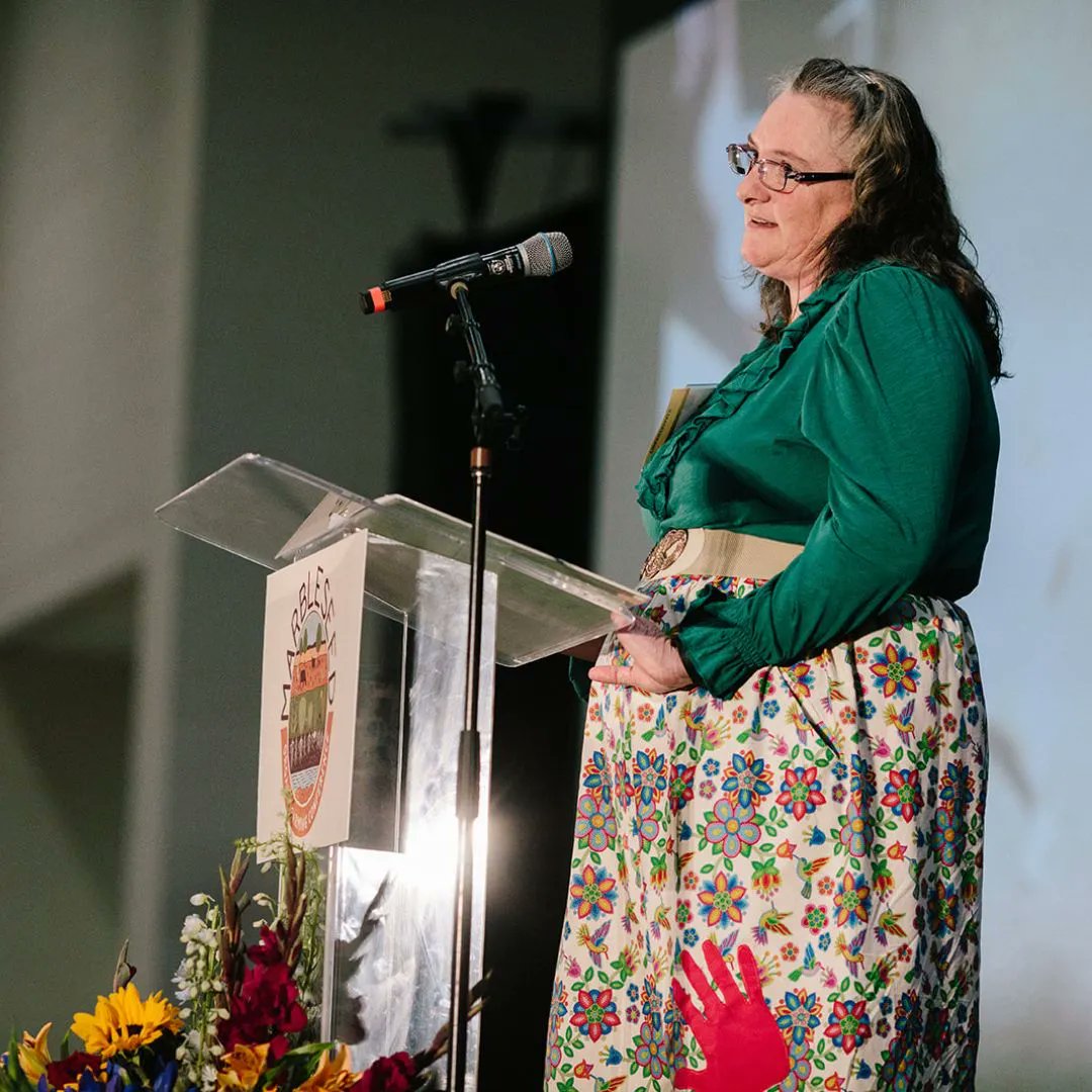 A week ago today, we honored our 2023 Changemaker, Marcia L. Eiynck of Beargrease Botanicals at our 34th Organic Farming Conference. Another huge congrats to Marcia and her inspiring work! 

📸  <a href="/justinebursoni/">justine bursoni</a>