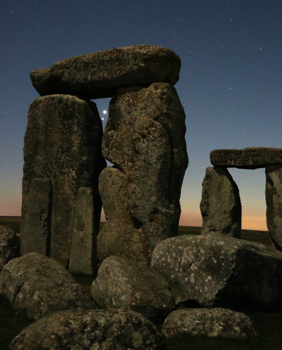 Venus and Jupiter cosying up in the night sky ✨ Despite being 400 million miles apart, these two planets appeared remarkably close together this week as we reached a rare planetary conjunction - close enough to be seen within the same trilithon!

📷: Grant Privett