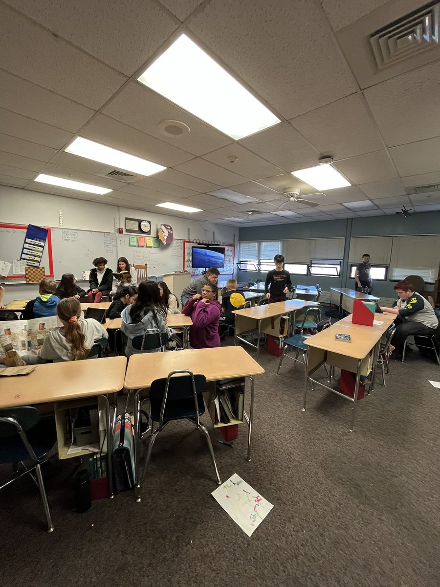 TwinRidgeBears's tweet photo. We finished Read Across America Week with inviting our families in to read and enjoy some popcorn. We were able to envelop read outside with the beautiful weather! #WeareTR #RAA2023 #readingbears #lovereading #bpsne #ChampionsForChildren https://t.co/uKyQlCuclf