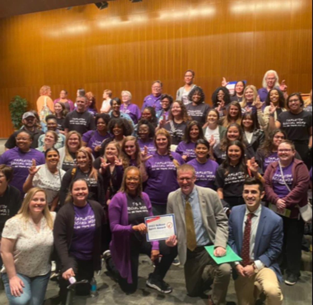 MSW_Loading's tweet photo. Today I felt closer to change. Today I felt proud to be an MSW student. Today I felt like the long nights and early mornings will be worth it. Today I am excited about tomorrow. @DrFeMurray #TarletonSWAD23 #SWADTX2023 #PAVINGPATHWAYS https://t.co/sYZ1RTKVy3