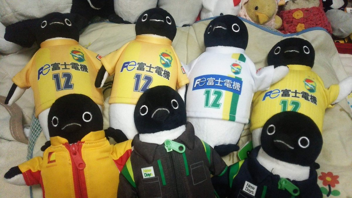 服着たSuicaペンギンぬいぐるみだけど黒くちばしはNEWDAYSからジェフ