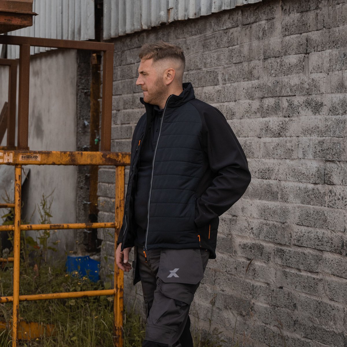 Tough jobs, tougher gear

#hardworkingcomfort #workwear