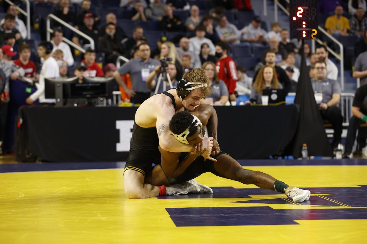 Iowa Hawkeye Wrestling on Twitter "𝐅𝐢𝐫𝐬𝐭 𝐃𝐔𝐁 𝐨𝐟 𝐭𝐡𝐞 𝐰𝐞𝐞𝐤𝐞𝐧𝐝