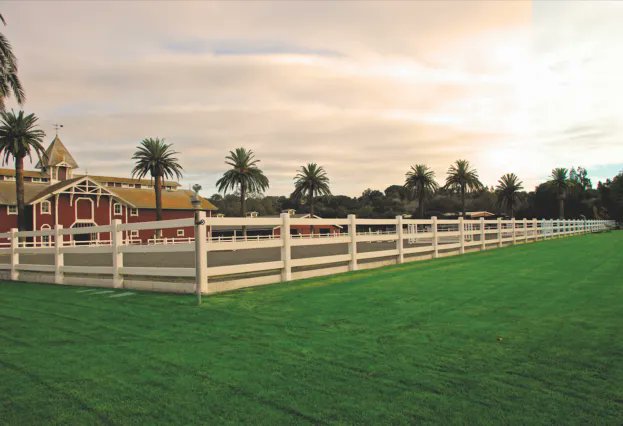 Stanford University's Big Red Barn holds a hallmark of heritage and equestrian tradition. 🐴
Read ➡️ buff.ly/3Ja7y06 
Photo: YanYang Li