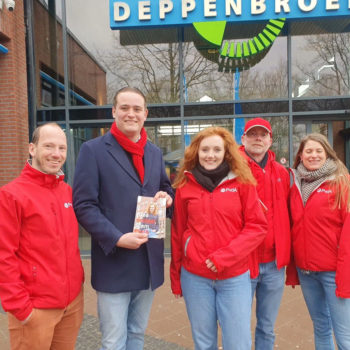 Nog anderhalve week tot de verkiezingen! 🗳️ Vandaag waren we op campagne voor <a href="/pvdaoverijssel/">PvdA Overijssel</a> en <a href="/EmmaPeetsma/">Emma Peetsma</a> in Deppenbroek ❤️